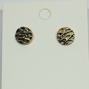 NWOT Gold Textured Stud Earrings
